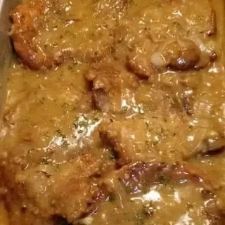 Pork steaks in onion sauce